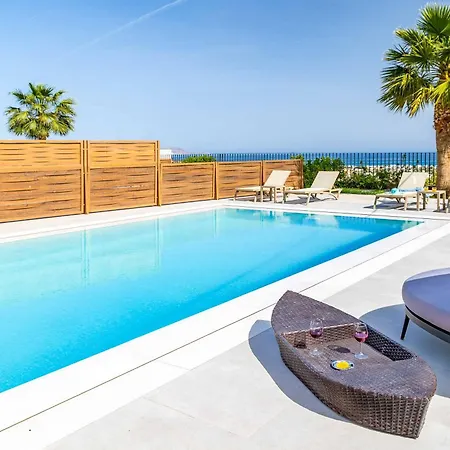 Villa Kamelia 1 *
